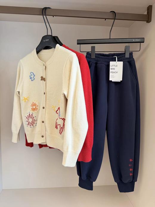 F011371儿童马年元素刺绣图案服装羊毛衫+灯笼裤套装 商品图2