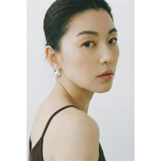 含晖·玉兰系列1-耳钉 商品图8