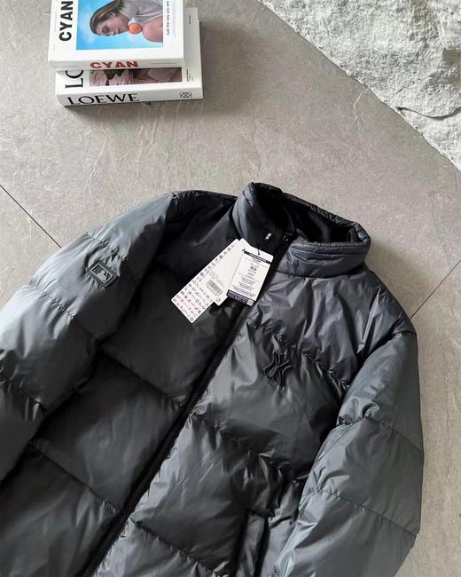 F011390刺绣小logo图案宽松拉链长袖几何图案灰黑拼色立领羽绒服男女同款 商品图3