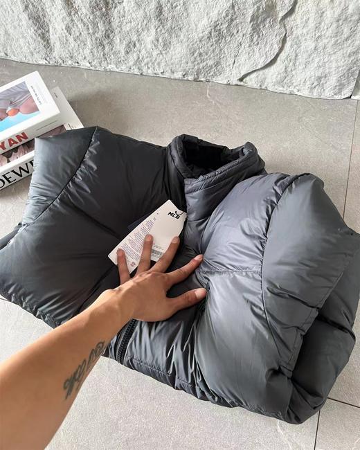 F011390刺绣小logo图案宽松拉链长袖几何图案灰黑拼色立领羽绒服男女同款 商品图6