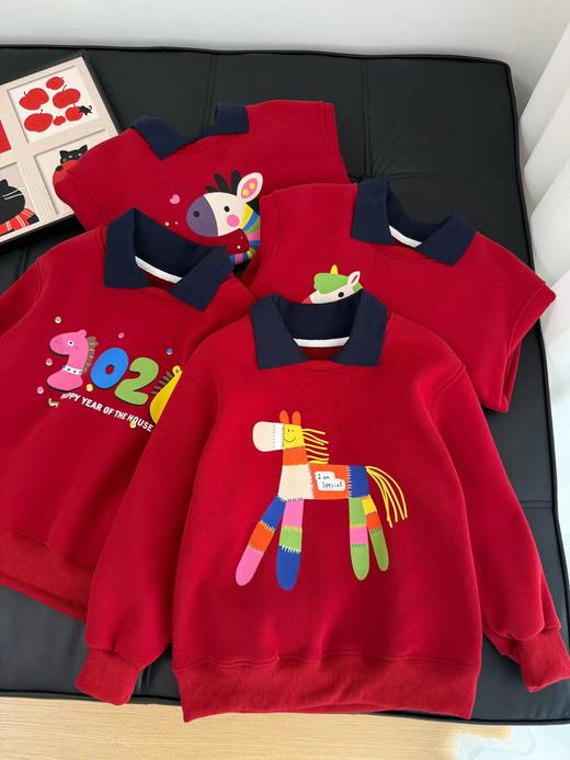 F011370浓浓中国年氛围拿捏住！小马印花内里夹绒软糯保暖儿童红色卫衣 商品图1