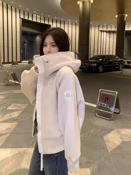 F011389新款抓绒羊毛饰章连帽夹克外套男女同款 商品图14