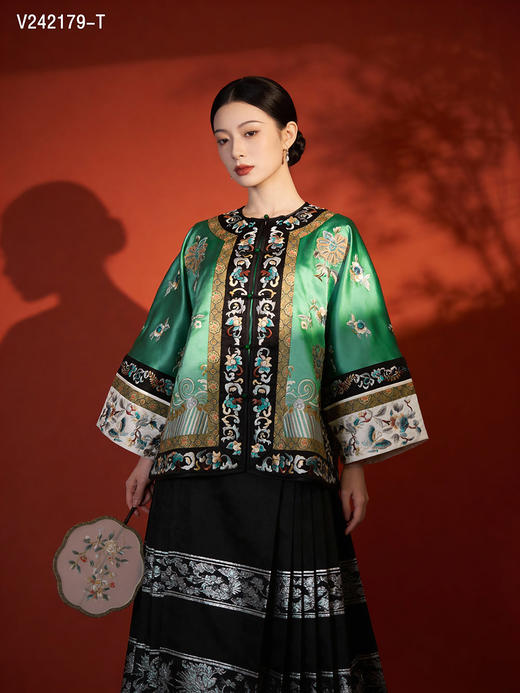 V242179-T外套 商品图1