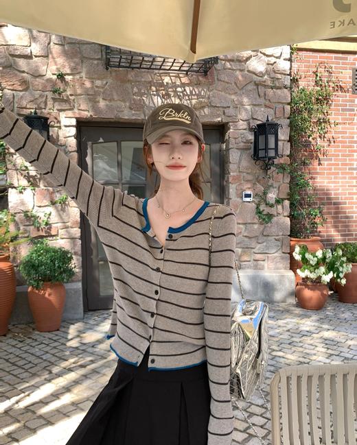 <曾小咸推荐>撞色条纹长袖T 日常139/件 活动价89.99/件！【预售款，预计3-15天发货】 商品图3