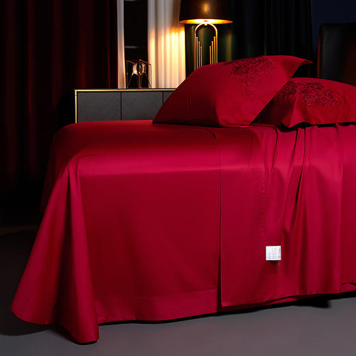 多喜爱 喜玫瑰 80S厚织提花八件套 欢悦于爱【B面60S新绒棉】 【玫瑰花刺绣】【拼框工艺】【拉杆箱包装】色泽亮丽 垂坠感佳 商品图8