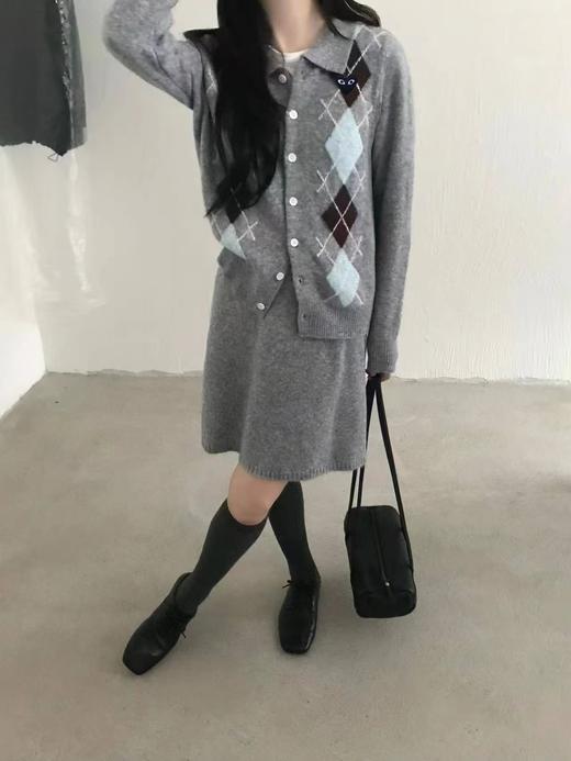 F011341学院风菱格单排扣设计针织开衫+针织半裙套装女款 商品图2