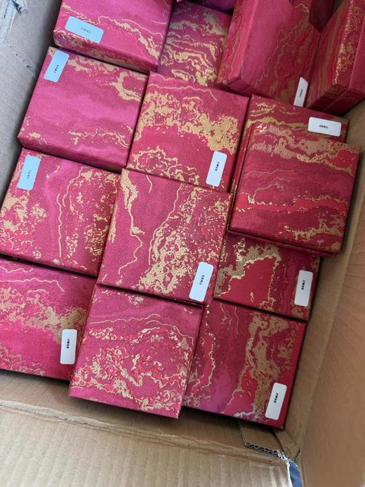 F011334新年水晶红绳系列喜庆又灵巧五彩水晶设计红手链 商品图6