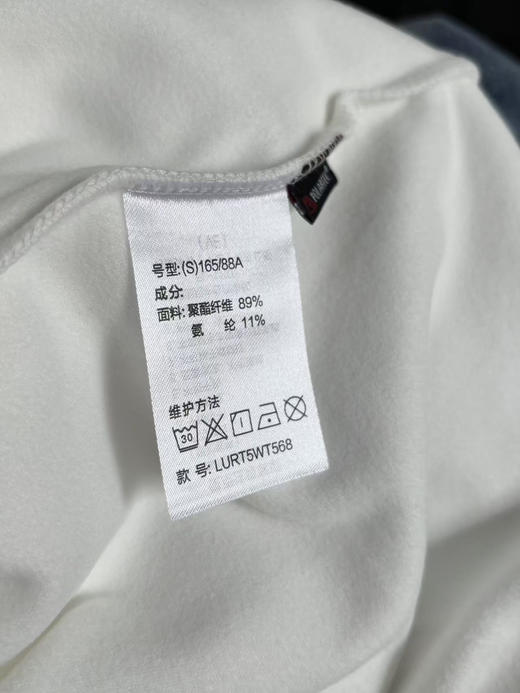 原单正品 KL可隆加绒打底衫，男女同款，少见的一种面料，非常柔软贴身必备，内里是薄绒，暖暖的很贴肤，插肩袖设计，宽松版型！
颜色：黑色灰白拼色
尺码：SMLXLXXL 商品图6