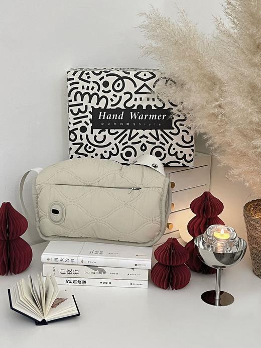 ❤️冬天天出行不想再裹成狗熊了💥【蒙达石墨烯暖手宝包包】monda 多用途可充电式暖手包包 一款能装能背的暖手包温暖，是抵御外寒的完美堡垒 商品图1
