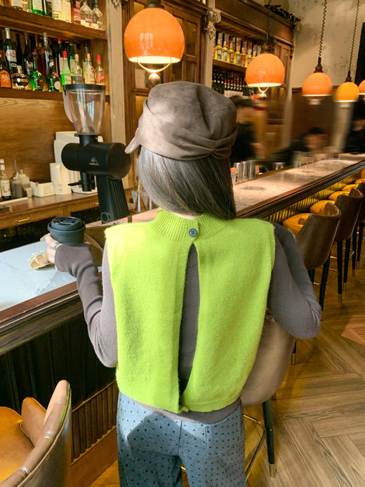 <曾小咸推荐>现货秒杀 ！微信超特价！韩系针织背心马甲 日常159.99 立减90 秒杀69.99！！打底衫 秒杀59.99！深灰色休闲裤秒杀89.99！ 商品图8