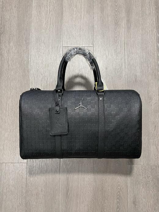 .毒家  越南回货！Jordan 乔丹飞人PU 单肩健身包 可手提！斜挎！容量25L！ 男女同款情侣款 黑色！！ 尺寸：47X20.3X26.7CM 商品图1