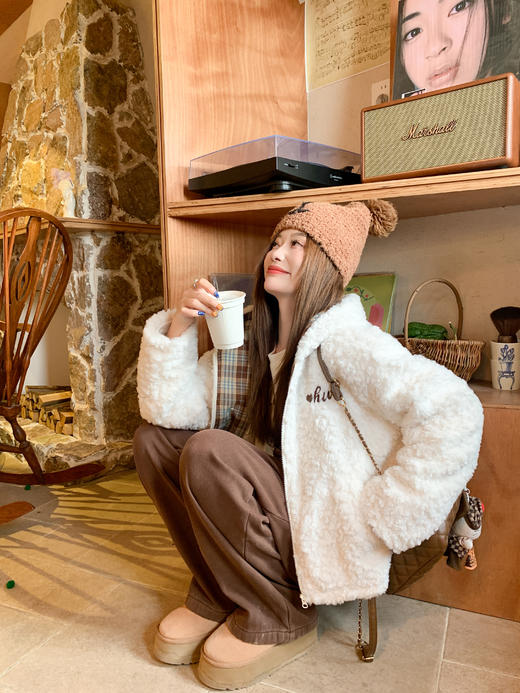 <曾小咸推荐>现货秒杀 ！微信超特价！韩系小熊耳朵羊羔绒外套 日常329.99 立减170 秒杀159.99！！ 商品图8