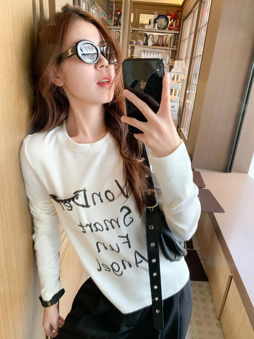 <曾小咸推荐>现货秒杀 ！微信超特价！韩系字母印花磨毛打底衫 日常129.99 立减70 秒杀59.99！！ 商品图13