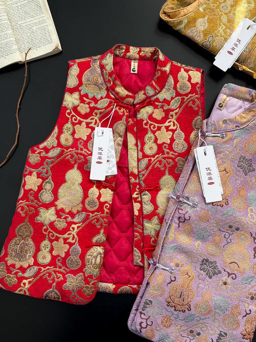 【3-7天发货】新中式夹棉马甲 ， 高级感十足的吉祥花纹，让人一眼沦陷的东方高级感。（2.4停运，3月初恢复） 商品图12