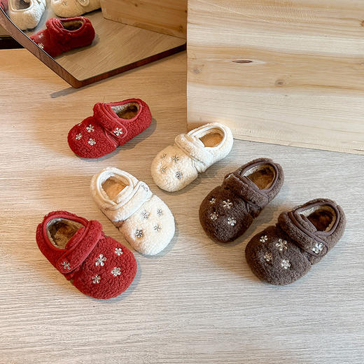 💥【岁愿保暖公主风仿羊羔毛水钻蕾丝魔术贴勃肯鞋】👉这 “小棉鞋” 直接把新年氛围感焊在脚上！🎀 A 款水钻 blingbling，☺️B 款蕾丝软萌到心巴！ 商品图0