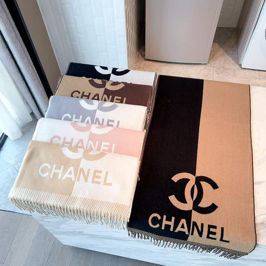 秋冬特惠💰160 香奈儿围巾 难得一见的单品，温柔配色 商品图8