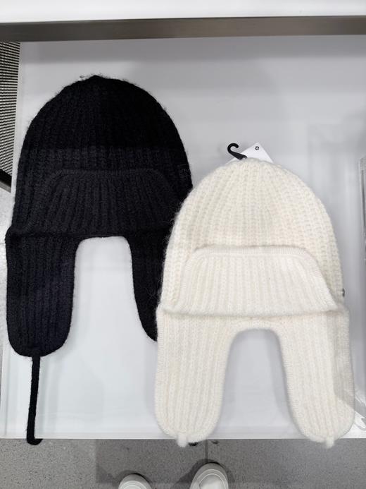 到手价659元 Lulu女士羊驼毛雷锋妈帽 今年香奈儿也出了这个款式 带有Lulu  金属logo 质感非标好 摸起来非常软糯  戴起来非好看  美国代购，无中文标签，介意慎拍 商品图3