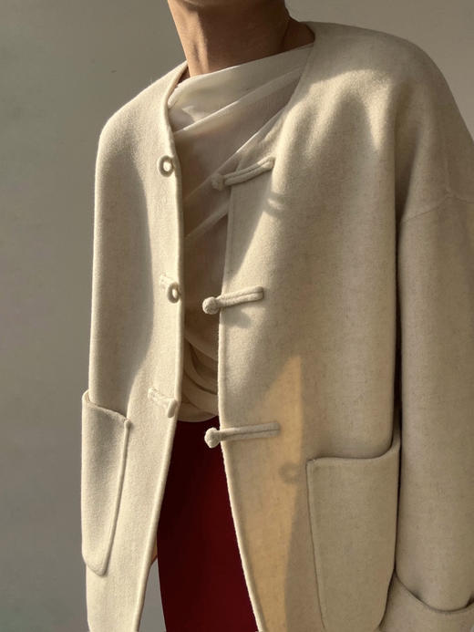 YANYI CHANG｜92870370 中式圆领一字扣羊绒羊毛短大衣 [ 白 ] 商品图1