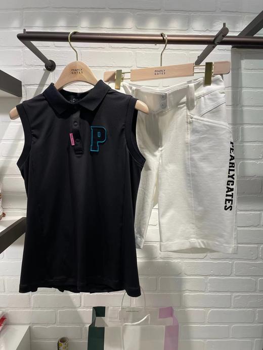 P家夏日女款无袖印花POLO上衣来了！虽迟但到，高品质出口订单剩余！真的是好甜好可爱的设计，不会显肩宽，背后褶皱印花的设计飘逸动感，运动减龄，前面徽章点缀的小设计基础款非常好搭配，随便搭长裤或者短裙! 商品图3