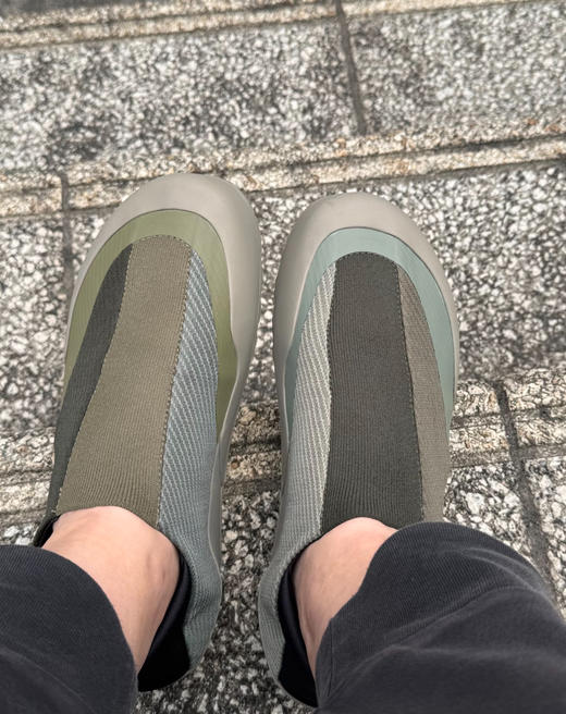 到手价1559元 异色款 左右脚不同 ‼️始祖鸟Kragg幽雾绿男士一脚蹬，超级帅气的配色，上脚超舒服 美国代购，无中文标签，介意慎拍 商品图0