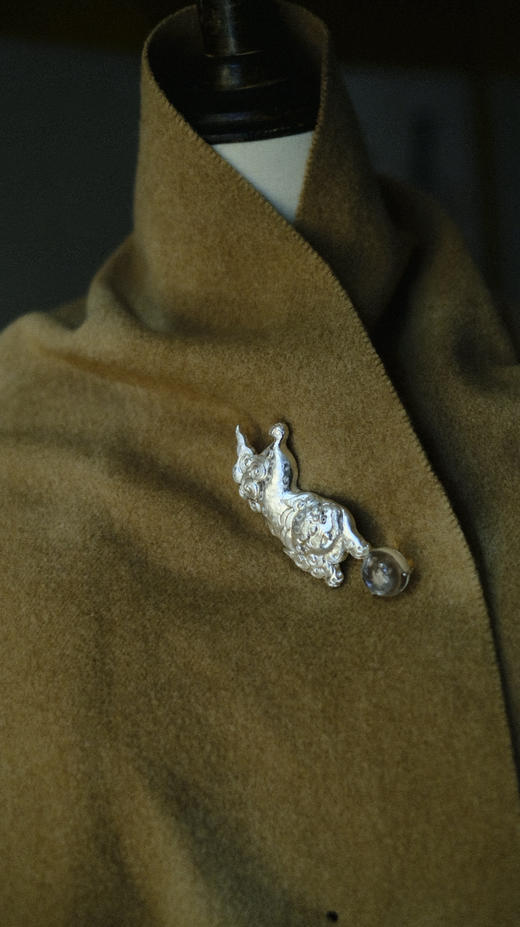 尼泊尔錾刻银狮子滚水晶胸针吊坠两用 商品图6