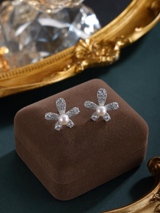 子佩集【花甜喜事】银S925珍珠惜王妃耳钉【MLEH014】5.4mm珠五瓣花2601 商品图2