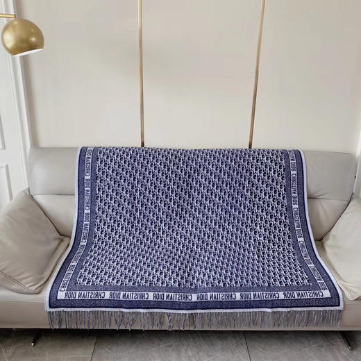 秋冬特惠💰180 迪家新款围巾披肩这款深蓝色围巾 商品图2