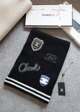 秋冬特惠💰190 香奈儿围巾 小香印章针织围巾 精致的各类徽章