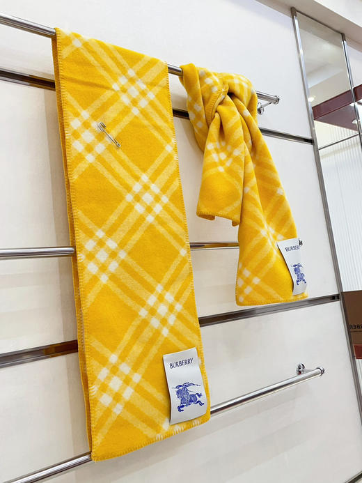 秋冬特惠💰150 巴宝莉围巾 低调的奢侈感 柔美精英高手级别的时髦感围巾 商品图3