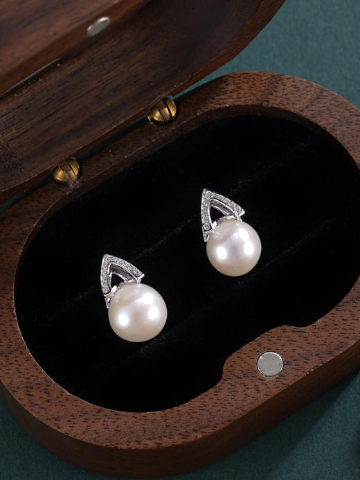 子佩集【璀璨定格】银S925珍珠惜王妃耳钉【E2826】8mm珠双色三角V字2601 商品图10