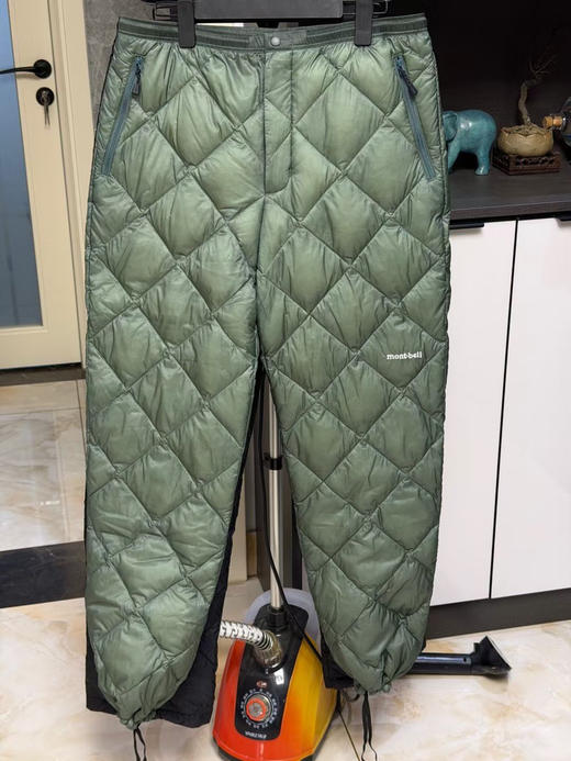 天猫1600，正品蒙贝欧鹅绒羽绒裤，
竟如此惊艳，神奇！！第一次体验！！！
超轻量化，800蓬云朵包裹，怕冷你就来
裤脚抽绳可收紧，两侧拉链口袋，
两个色，尺码S-XL 商品图7