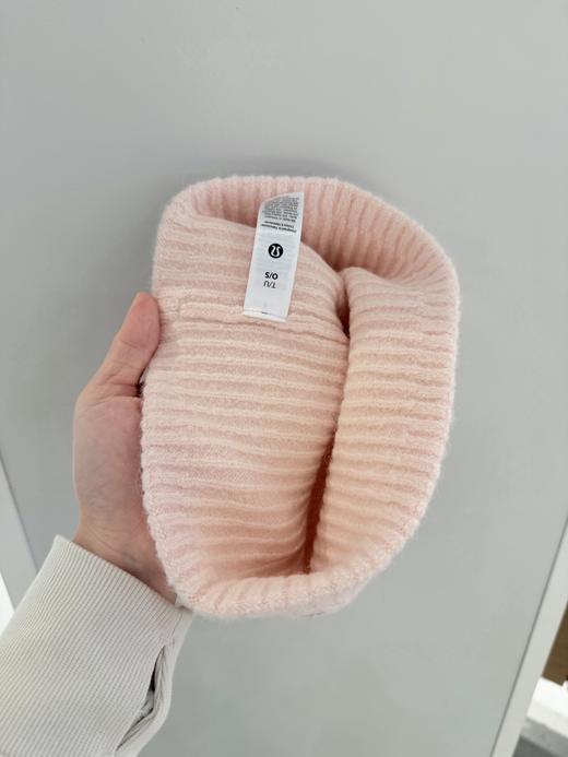 到手价499元 Lulu女士羊毛冷帽 带有金属logo标 质感非标好 保暖 厚度刚好 三个颜色都非常百搭 显白 摸起来非常软糯 美国代购，无中文标签，介意慎拍 商品图11
