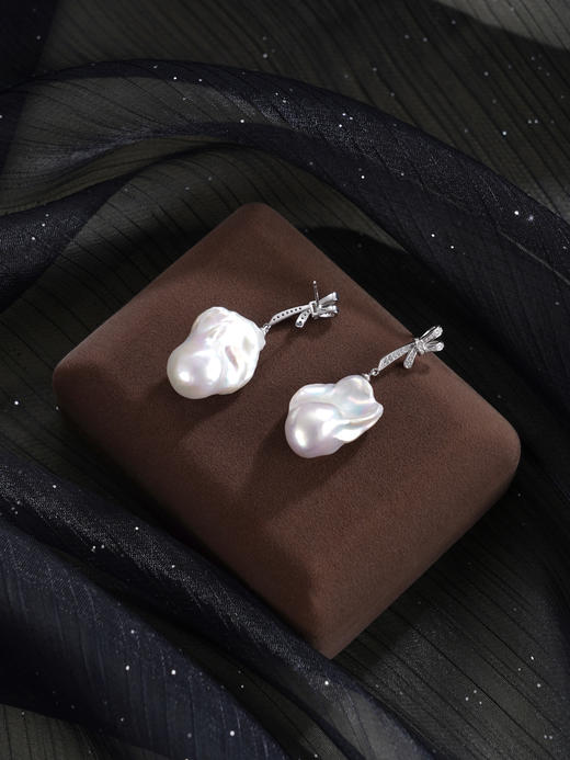 子佩集【幻梦情结】银S925珍珠惜王妃耳钉【B3780】13*25mm珠巴洛克双色蝴蝶结2601 商品图10