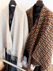 秋冬特惠💰260 芬迪围巾 男女同款 罗马组合斗篷 商品缩略图8