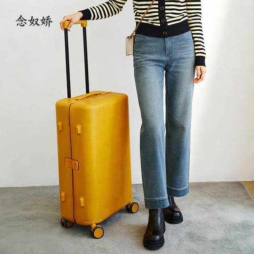 【商场同款】CNT5B42 “ 小直筒牛仔裤” 利落翻边设计 裤型简约显瘦好穿 内里绒面温暖舒适 商品图7