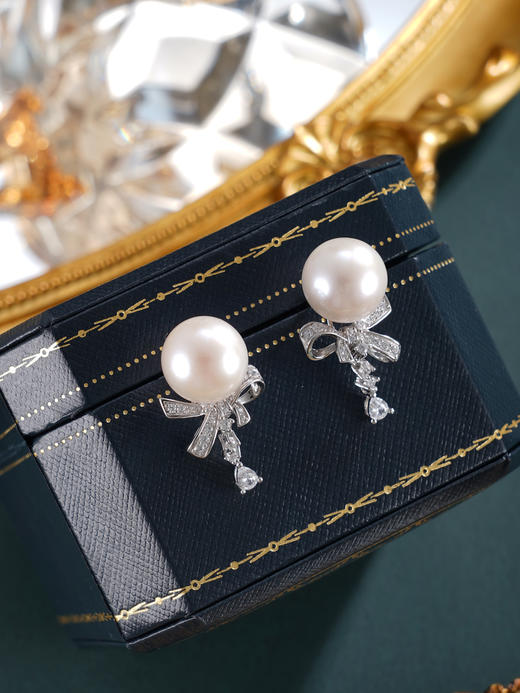 子佩集【纯白情结】银S925珍珠惜王妃耳钉【MLEH033】12mm珠蝴蝶结2601 商品图4