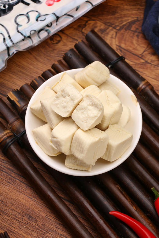 ‼️买二送一 ！3盒💰19.9【云南石屏包浆豆腐】赠送辣椒面蘸料，煎炸烤煮‼️✅精选颗粒大非转基因大豆，满满优质蛋白，豆香浓郁✅井水点制工艺，质地细腻，清香滑嫩，口感好🤤 商品图1