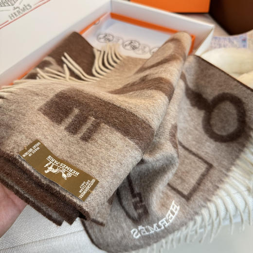 秋冬特惠💰290 爱马仕围巾重磅推荐 羊毛材质非常保暖 商品图8