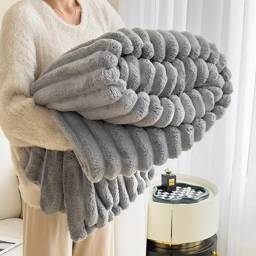 加厚仿兔毛绒毯 商品图3