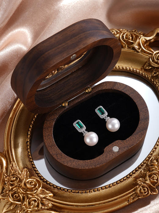 子佩集【凝华倩影】银S925珍珠惜王妃耳钉【EM2956-XF】8.2mm珠绿方块2601 商品图2