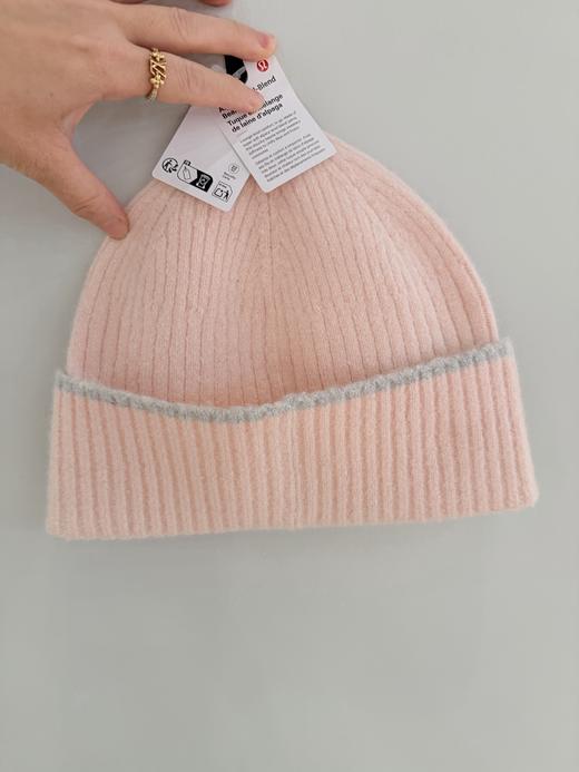 到手价499元 Lulu女士羊毛冷帽 带有金属logo标 质感非标好 保暖 厚度刚好 三个颜色都非常百搭 显白 摸起来非常软糯 美国代购，无中文标签，介意慎拍 商品图10