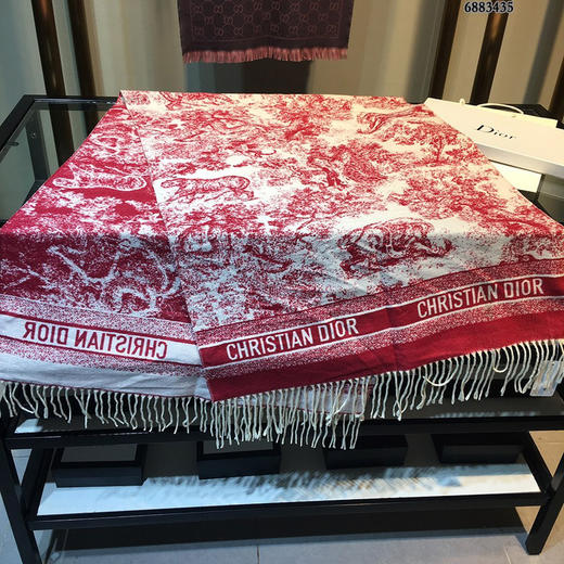 秋冬特惠💰150 迪家围巾 CD动物印花长巾！围巾披肩毛毯三用 商品图1