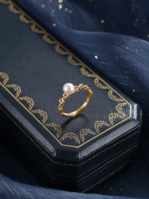 子佩集【璀璨时刻】银S925珍珠惜王妃戒指【R2294】5mm珠镀金日字扣2601 商品图2