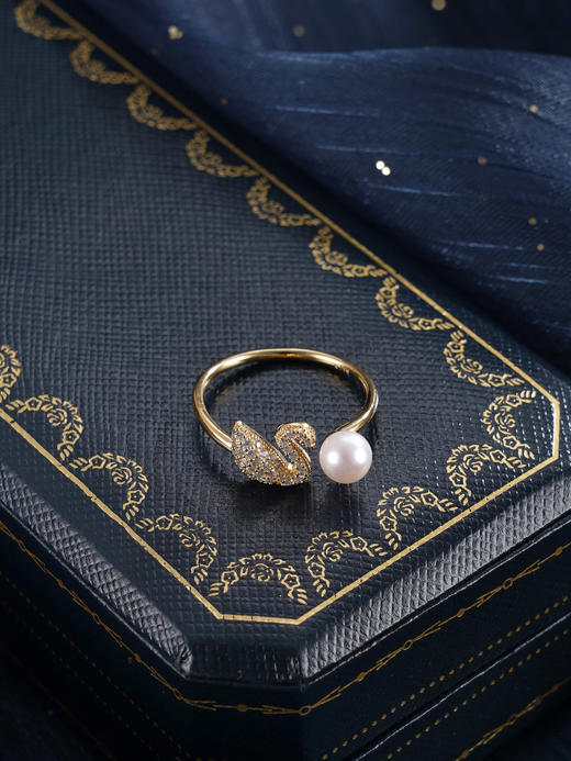 子佩集【天鹅之恋】银S925珍珠惜王妃戒指【R1574】5mm珠镀金天鹅2601 商品图3