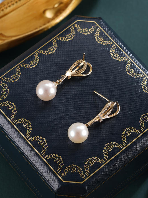 子佩集【‌风华结缘】银S925珍珠惜王妃耳钉【E4020】9.5mm珠镀金水滴吊球丝带2601 商品图5