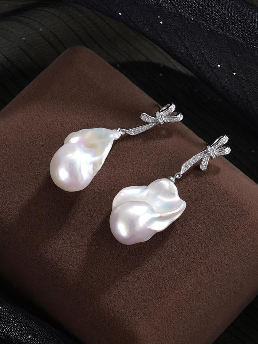 子佩集【幻梦情结】银S925珍珠惜王妃耳钉【B3780】13*25mm珠巴洛克双色蝴蝶结2601 商品图4