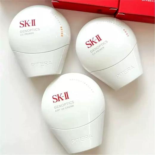 SK-II新版光感防晒隔离CC霜30g 香港直邮，融合防晒与隔离功能，轻盈无色，自然提亮肤色。SPF50+高效防护紫外线，质地柔滑易推开，贴合肌肤不厚重 商品图5