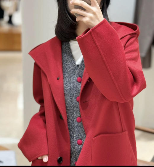 114-3 原价1699 渠道货 原材 小禾双面羊毛呢 手工剖缝 红色连帽大衣 新年小红帽大衣 商品图4
