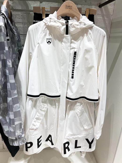 PG家新款女士长款防雨防风外套来了！绝美的一款雨衣外套，开春马上就是绵绵不绝的梅雨季节，这款单品的实用指数100%! 进口防雨面料，全身多处压胶防风工艺，非常的高端！ 商品图0