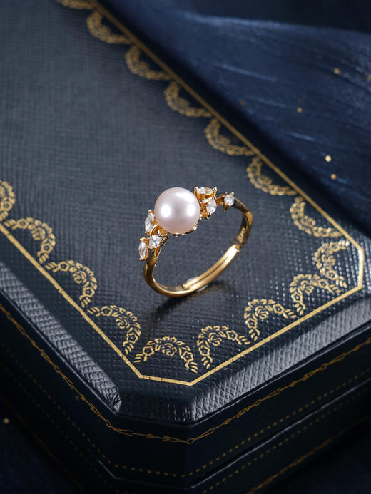 子佩集【璀璨随行】银S925珍珠惜王妃戒指【R1845】7mm珠镀金三叶草2601 商品图3